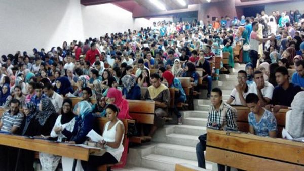 صادم.. نصف الطلبة المغاربة يغادرون مدرجات الجامعة بدون الحصول على شهادة