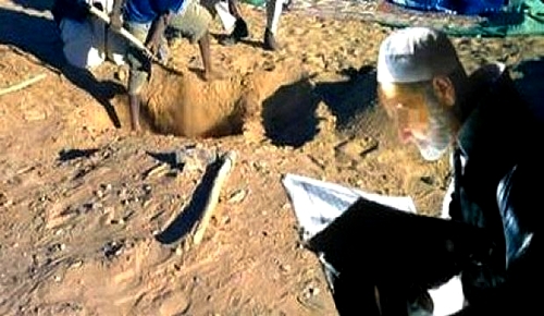 اعتقال شبكة إجرامية في التنقيب عن الكنوز ضمنها مدير شركة للمعادن بحوزتهم 36 مليون بوجدة اعتقال شبكة إجرامية في التنقيب عن الكنوز ضمنها مدير شركة للمعادن بحوزتهم 36 مليون بوجدة