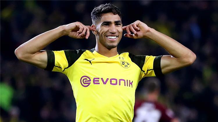 الدولي أشرف حكيمي ينافس على جائزة أفضل لاعب في البوندسليجا