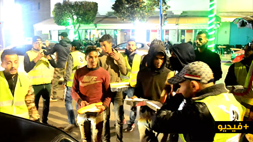 السترات الصفراء تغزو شوارع مدينة الناظور في حملة "الرحمة" بقيادة حلاق المشردين