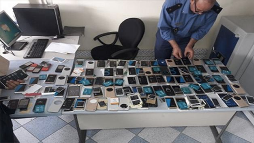 تهريب شاشات رقمية للهواتف يقود دنمركيا إلى الإعتقال بالناظور