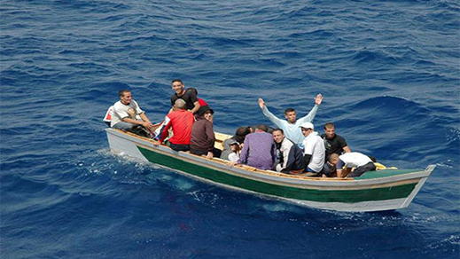 البحرية الملكية تعترض قاربا انطلق من سواحل الدريوش على متنه 11 مهاجرا سريا