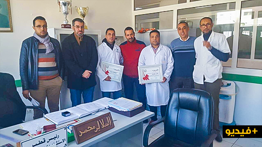 لجنة صحية مدنية تُكرّم الثنائي محمد الهلالي وعادل الكوش بالمستشفى الإقليمي بالناظور