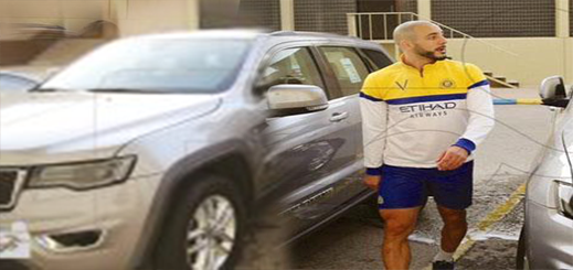 إدارة نادي النصر السعودي تمنح صانع ألعاب الفريق "نور الدين أمرابط" سيارة فاخرة إدارة نادي النصر السعودي تمنح صانع ألعاب الفريق "نور الدين أمرابط" سيارة فاخرة