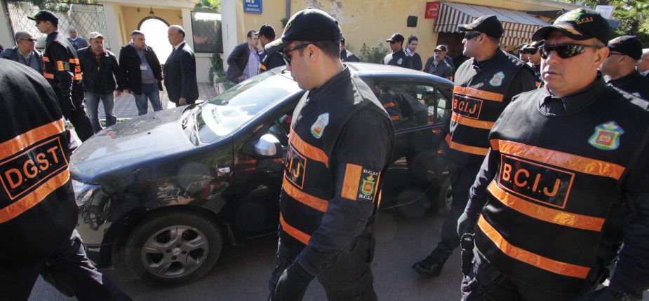 العثور على ثري مقتول بالرصاص داخل منزله يستنفر السلطات
