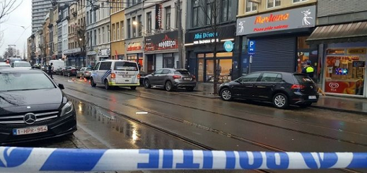 مقتل شخص وجرح اثنان آخران في تبادل لإطلاق النار بين مهاجرين في أنتويرب مقتل شخص وجرح اثنان آخران في تبادل لإطلاق النار بين مهاجرين في أنتويرب