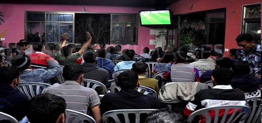 زايو: شاب يرسل زميله إلى المستعجلات بسبب الكلاسيكو بين برشلونة وريال مدريد