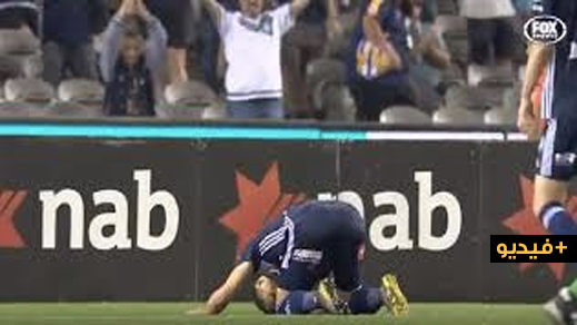 شاهدوا.. لاعب نيوزلندي يسجد تضامنا مع ضحايا المجزرة الإرهابية داخل مسجد شاهدوا.. لاعب نيوزلندي يسجد تضامنا مع ضحايا المجزرة الإرهابية داخل مسجد