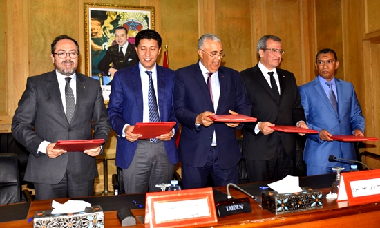 بعوي يوقع اتفاقية شراكة مع الخطوط الملكية لربط مطارات الناظور ووجدة وبوعرفة بمطار الدار البيضاء بعوي يوقع اتفاقية شراكة مع الخطوط الملكية لربط مطارات الناظور ووجدة وبوعرفة بمطار الدار البيضاء