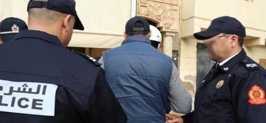 توقيف مغربي من الحسيمة عاد إلى أرض الوطن لحضور عزاء والدته المتوفاة توقيف مغربي من الحسيمة عاد إلى أرض الوطن لحضور عزاء والدته المتوفاة