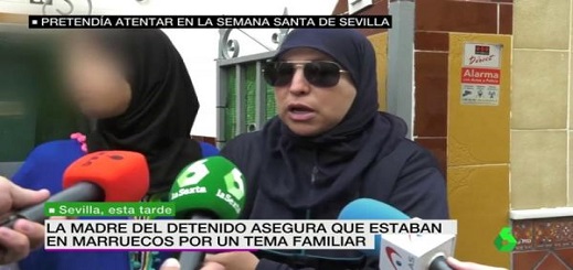 هكذا كانت ردة فعل والدة المغربي المعتقل بتهمة التخطيط لـ"مجزرة عيد الفصح" في إسبانيا