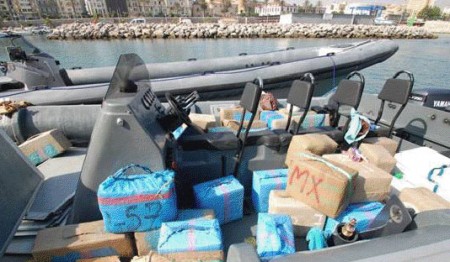 الدرك الملكي بالناظور يحجز حوالي طن من الحشيش عقب مطاردة  في بحر راس الما