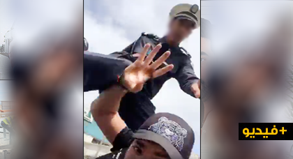 بالفيديو.. كوميدي مشهور يتهم شرطيا بالإعتداء عليه ويوثقه بشريط فيديو ومديرية الأمن تتدخل