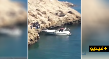 شاهدوا.. قارب ترفيهي يحمل أكثر من عشرين "حراكا" في واضحة النهار انطلاقا من شاطئ بمليلية 