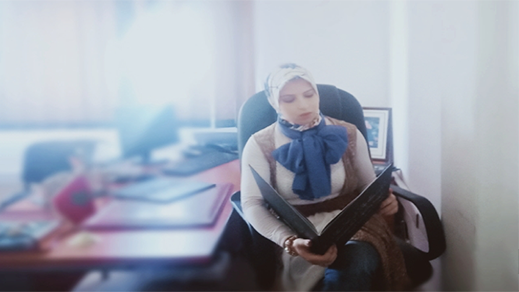 إطار بعمالة الناظور تصدر كتابا بفرنسا 