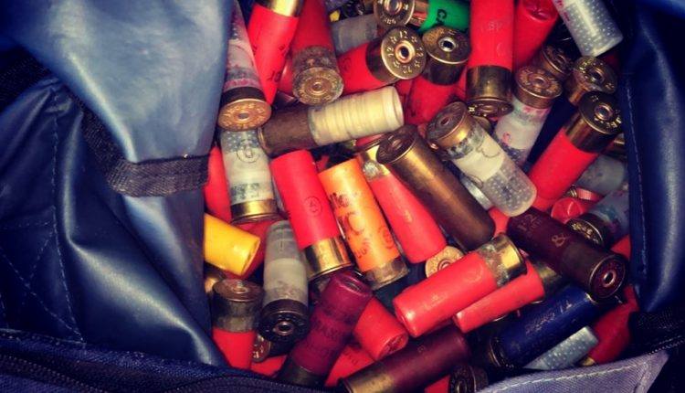 بالصور.. توقيف مواطن برتغالي بحوزته أسلحة نارية وأزيد من ألف رصاصة حية