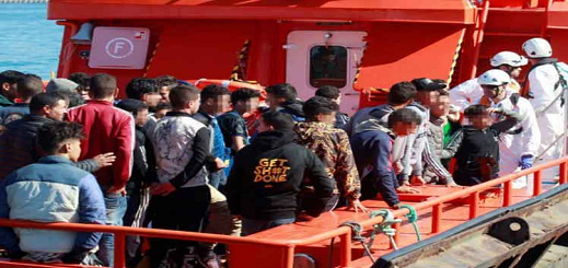 البحرية الإسبانية تُنقذ 48 مهاجرا مغربيا ضمنهم امرأتين وطفل قاصر