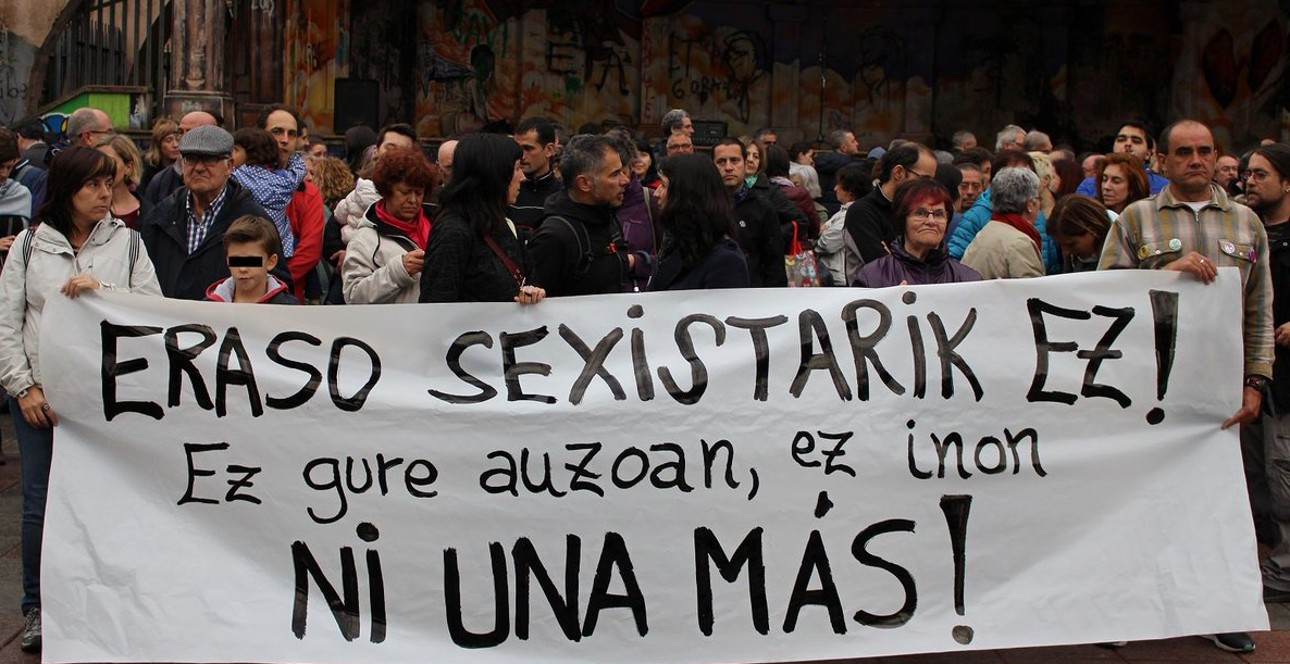احتجاج بإسبانيا على مهاجر مغربي قام بإغتصاب فتاة في سيارته