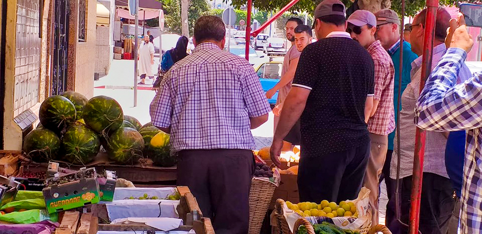 بالصور.. سلطات الحسيمة تشن حربا على الفراشة والباعة من محتلي الأملاك العامة