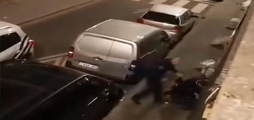 بالفيديو : إيقاف ضابط شرطة في بروكسل عن العمل متهم بالإعتداء على أحد المهاجرين بالضرب