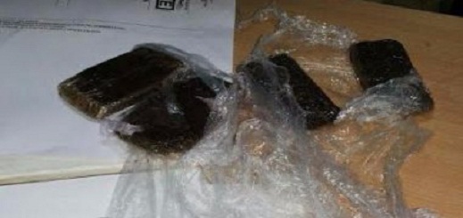 مهاجر مغربي يرسل 29 كيلوغرام  من الشيرا عبر البريد الى برشلونة مهاجر مغربي يرسل 29 كيلوغرام  من الشيرا عبر البريد الى برشلونة