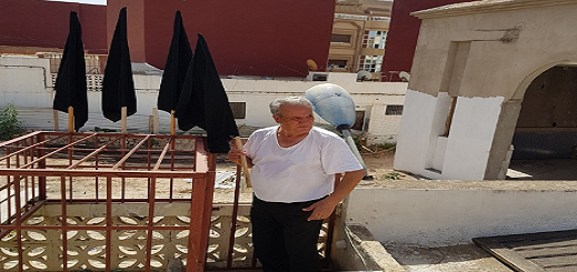 الزفزافي الأب بعد توشيح منزله بالسواد: لم نعرف طعم حلاوة العيد والإحباط هو سيد الموقف الزفزافي الأب بعد توشيح منزله بالسواد: لم نعرف طعم حلاوة العيد والإحباط هو سيد الموقف