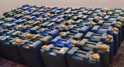 توقيف سيارة نفعية محملة بحوالي 3 أطنان من البنزين بجماعة الكبداني توقيف سيارة نفعية محملة بحوالي 3 أطنان من البنزين بجماعة الكبداني