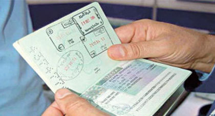 ضمنهم 4 جزائريين.. توقيف 14 شخصا حاولوا العبور إلى مليلية بجوازات سفر مزورة