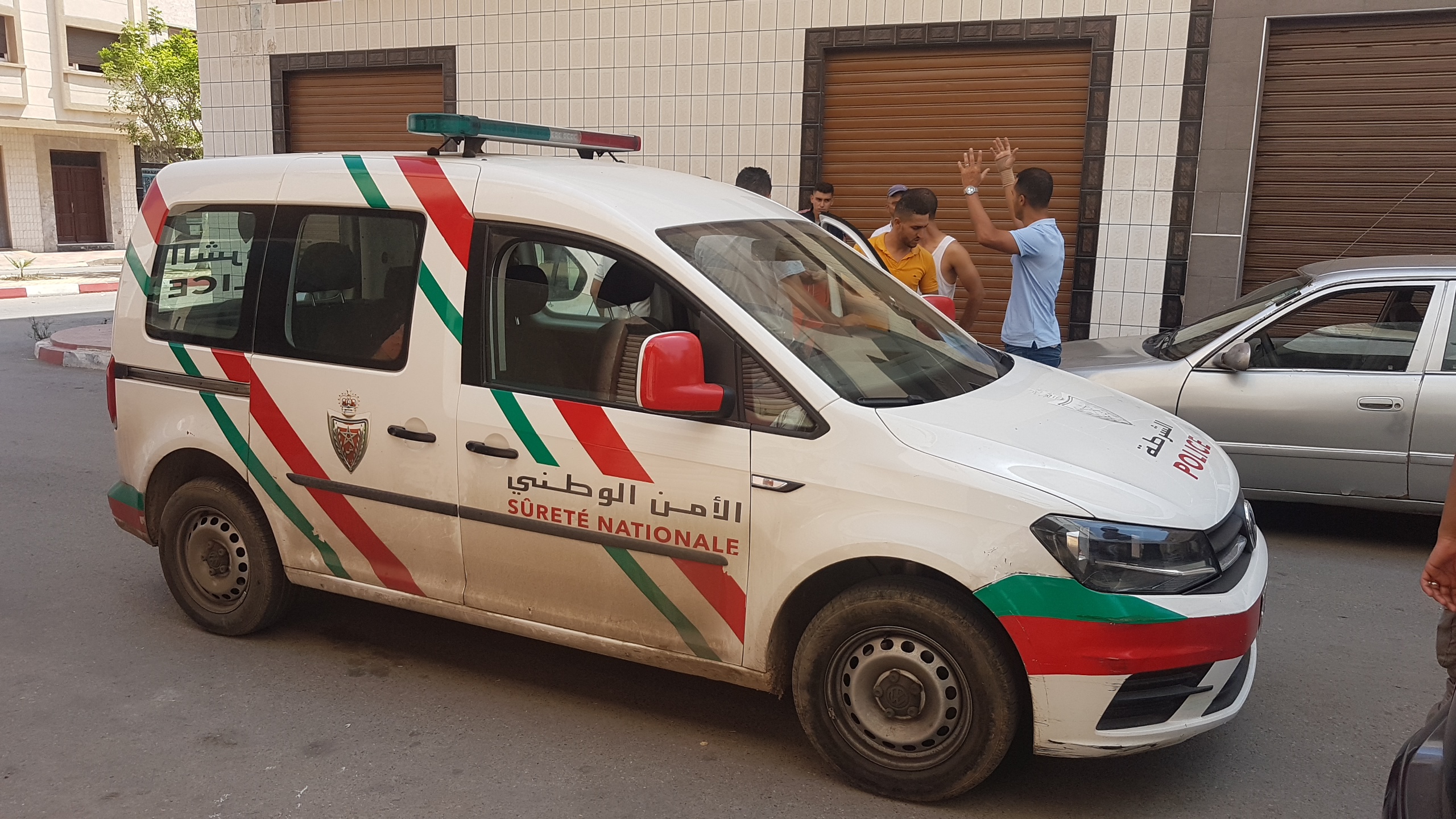 شرطة الناظور تتدخل لإنهاء اشتباك بين "حراكة" و منظمين للهجرة السرية 