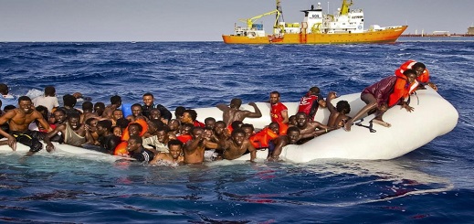 إنقاذ 58 مهاجرا بينهم "17 امرأة و5 أطفال" أبحروا من شمال المغرب بعرض بحر المتوسط