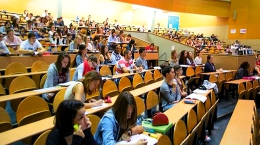 رغم رسوم التسجيل المرتفعة.. الطلبة المغاربة في صدارة المسجلين بالجامعات الفرنسية