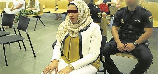 قصة مؤثرة لمهاجرة مغربية متهمة بقتل رضيعتها وحكم عليها بـ 18 سنة بإسبانيا