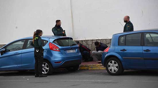 بالصور.. توقيف 37 "حراكا" مغربيا من طرف الشرطة الاسبانية تمهيدا لترحيلهم