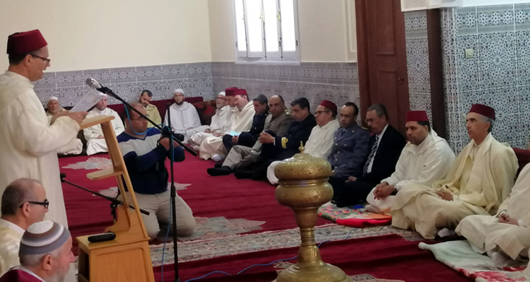 لجنة ملكية تحل بالحسيمة لتسليم هبة مالية للزاوية العلاوية الدرقاوية الشاذلية بالحسيمة