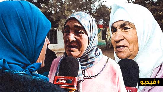 صرخة نساء من بني سيدال الجبل.. غياب المستشفى والطرقات أفسد جمالية المنطقة صرخة نساء من بني سيدال الجبل.. غياب المستشفى والطرقات أفسد جمالية المنطقة