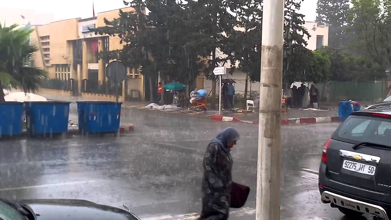 مديرية الارصاد تتوقع امطارا رعدية اليوم الاثنين بعدة مناطق مديرية الارصاد تتوقع امطارا رعدية اليوم الاثنين بعدة مناطق