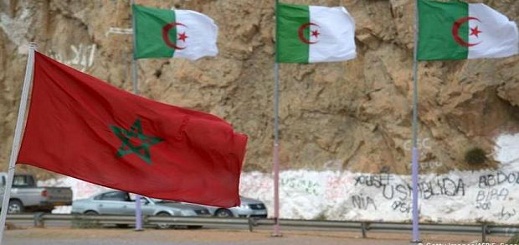 حقوقيون جزائريون ينظمون وقفة بمعبر "العقيد لطفي" للمطالبة بفتح الحدود مع المغرب