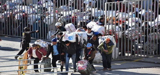 حقوقيون: إعادة الحكومة للتهريب في باب الثغر المحتل رضوخ للضغوطات الإسبانية