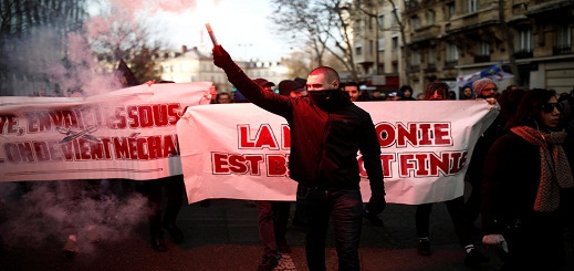 بالفيديو.. شلل في حركة النقل بباريس مع استمرار الإضراب لليوم السادس في كامل فرنسا