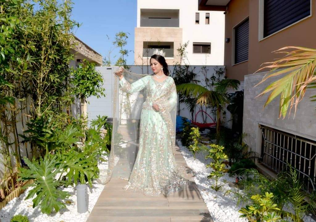 بمناسبة السنة الجديدة 2020.. صالون "لينا" يقدم لزبنائه أجود ملابس العرائس وأخر ما جد في عالم التزيين