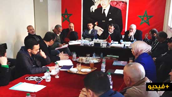 التصويت بالإجماع على جدول اعمال دورة استثنائية ببوعرك  التصويت بالإجماع على جدول اعمال دورة استثنائية ببوعرك