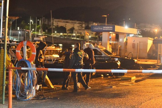 إسبانيا تنقذ 9 مهاجرين مغاربة من الغرق.. وتستعد لإعادتهم للمغرب إسبانيا تنقذ 9 مهاجرين مغاربة من الغرق.. وتستعد لإعادتهم للمغرب