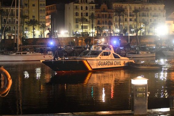 إسبانيا تنقذ 9 مهاجرين مغاربة من الغرق.. وتستعد لإعادتهم للمغرب إسبانيا تنقذ 9 مهاجرين مغاربة من الغرق.. وتستعد لإعادتهم للمغرب