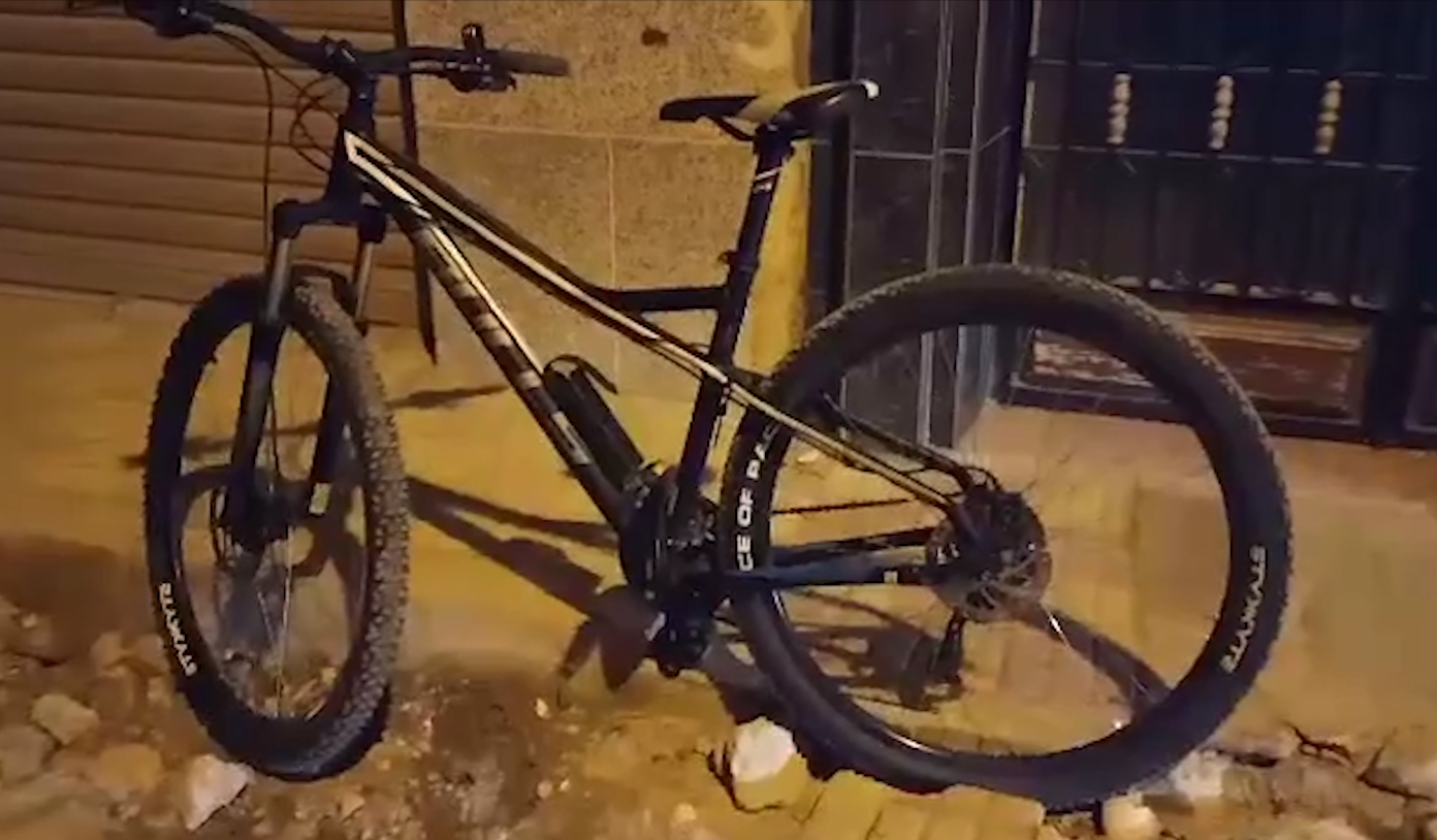 مواطنون بالناظور يحبطون عملية سرقة وسط المدينة مواطنون بالناظور يحبطون عملية سرقة وسط المدينة