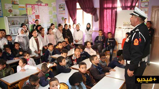 شرطة الناظور تؤطر حملة تحسيسية لتلاميذ مدرسة مارتشيكا حول السلامة الطرقية شرطة الناظور تؤطر حملة تحسيسية لتلاميذ مدرسة مارتشيكا حول السلامة الطرقية
