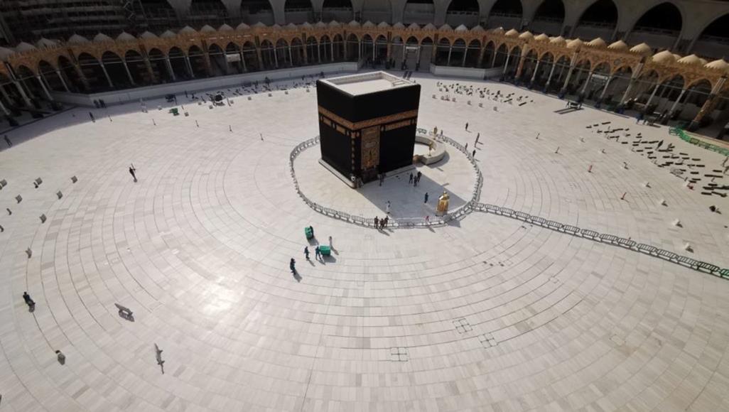 اعادة فتح الحرمين بعد عملية تعقيمهما