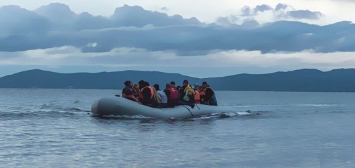 مصرع 3 مهاجرين سريين إثر إنفجار قاربهم وسط البحر