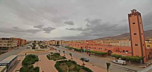 بعد منع الصلاة في المساجد بسبب كورونا.. إمام مسجد بزايو يجهش بالبكاء أثناء رفعه الآذان