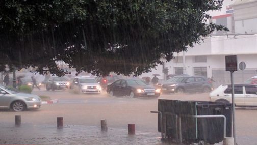 تساقط الثلوج وزخات رعدية قوية وهبوب رياح قوية يومي الخميس والجمعة بالعديد من مناطق المغرب