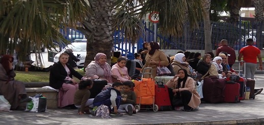 حقوقيون يطالبون العثماني بإعادة المغاربة العالقين في الثغر المحتل